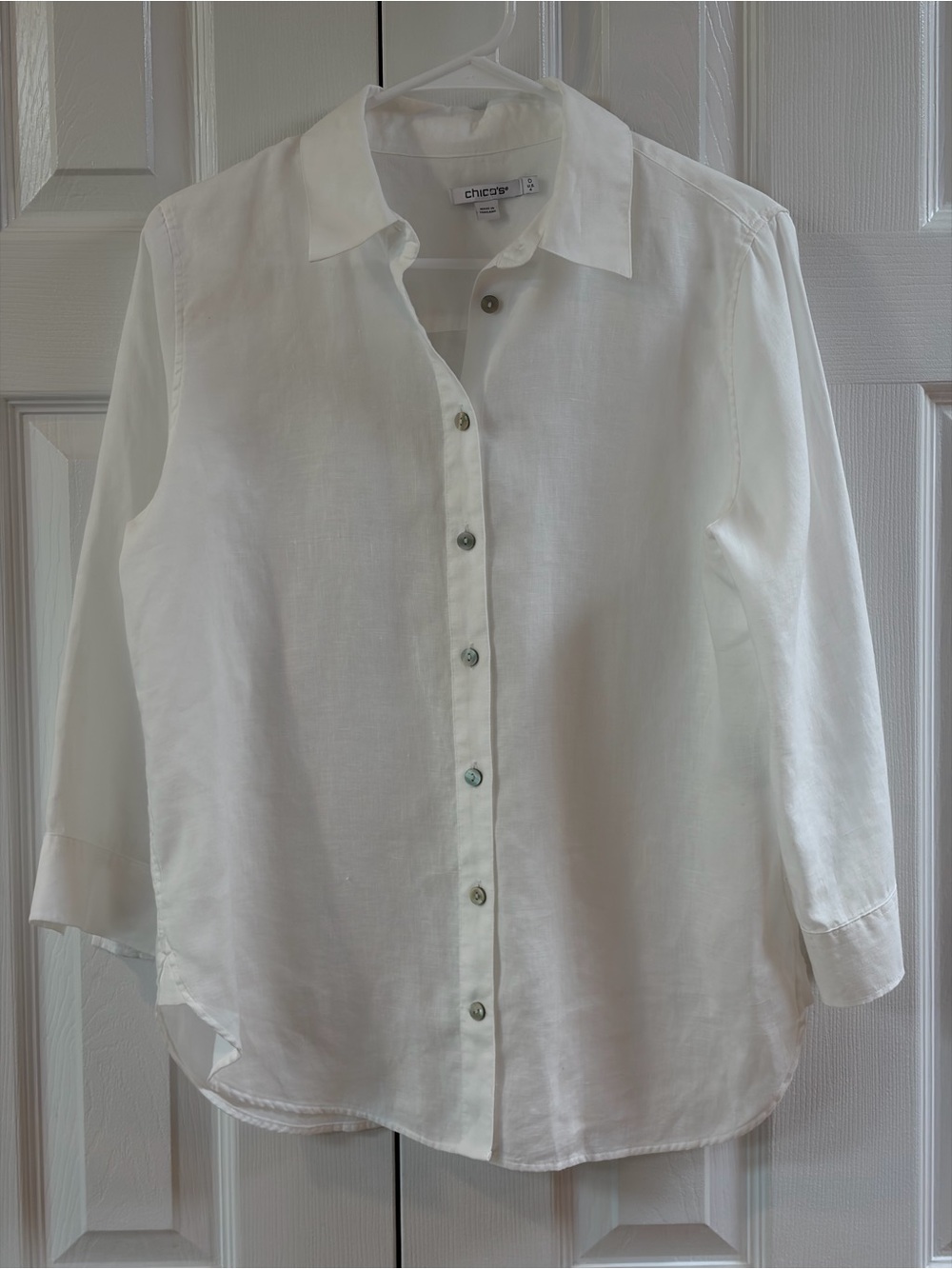 Chico’s White No iron Linen Button Down 3/4 Sleeve Blouse Size 4